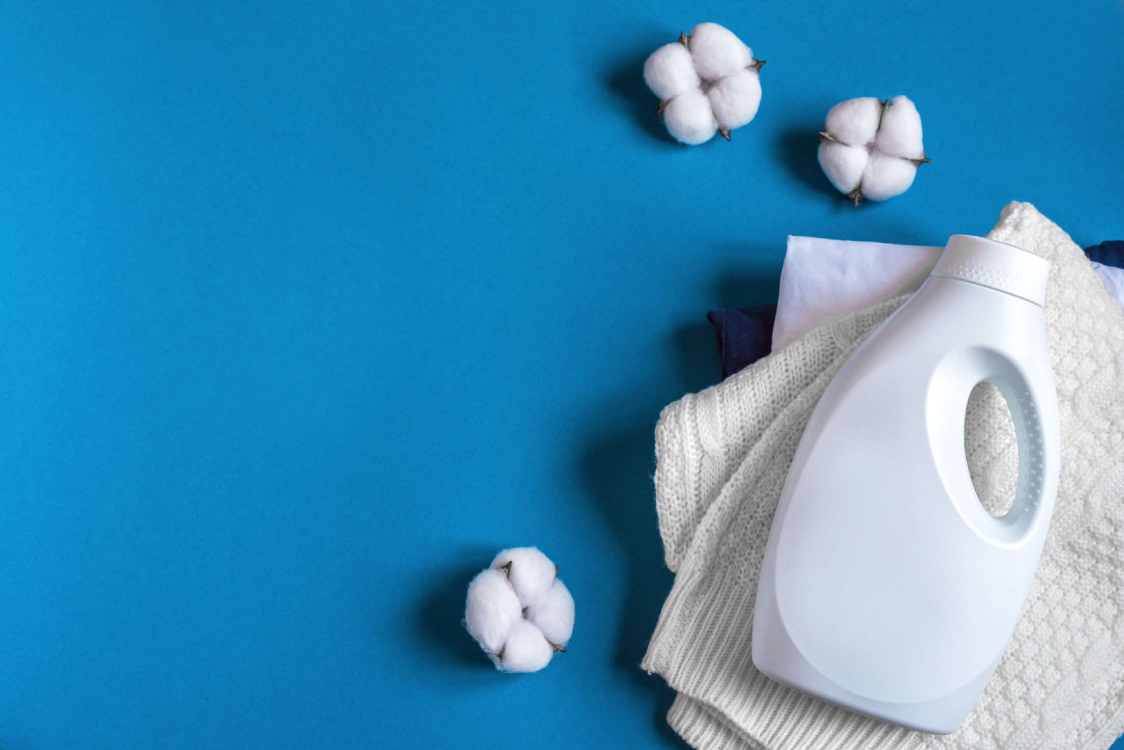 Laundry detergent and cotton